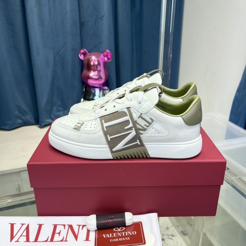 Men Women 𝑉*𝐴𝐿𝐸𝑁𝑇𝐼𝑁𝑂 Top Sneakers