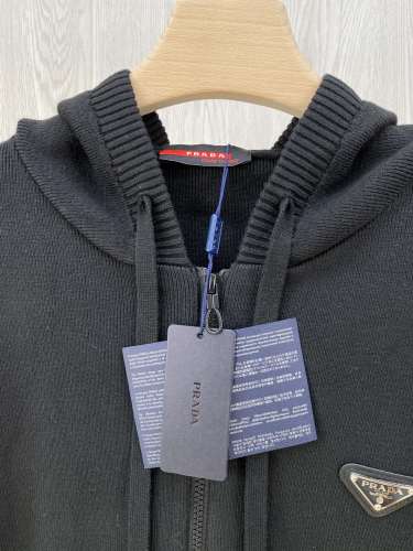 P*rada Top Quality Clothes