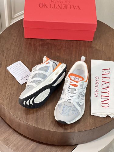 Men 𝑉*𝐴𝐿𝐸𝑁𝑇𝐼𝑁𝑂 Top Quality Sneakers