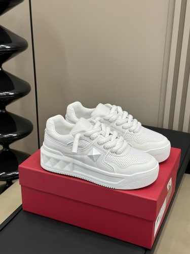 Men Women 𝑉*𝐴𝐿𝐸𝑁𝑇𝐼𝑁𝑂 Top Sneakers