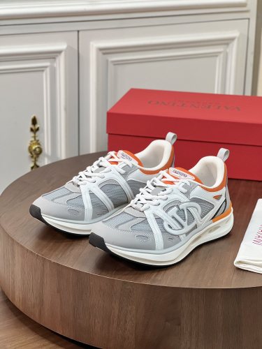 Men 𝑉*𝐴𝐿𝐸𝑁𝑇𝐼𝑁𝑂 Top Quality Sneakers