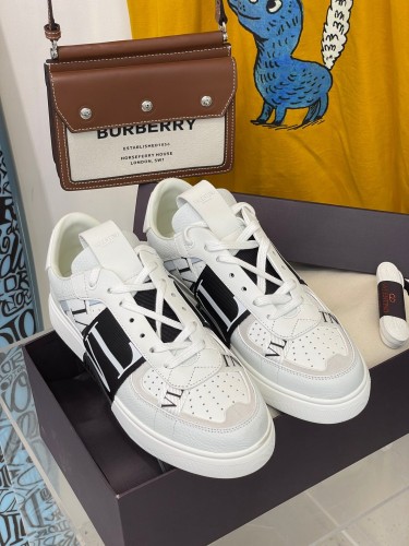Men Women 𝑉*𝐴𝐿𝐸𝑁𝑇𝐼𝑁𝑂 Top Sneakers