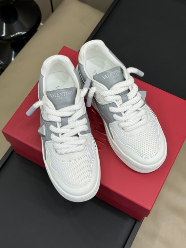 Men Women 𝑉*𝐴𝐿𝐸𝑁𝑇𝐼𝑁𝑂 Top Sneakers