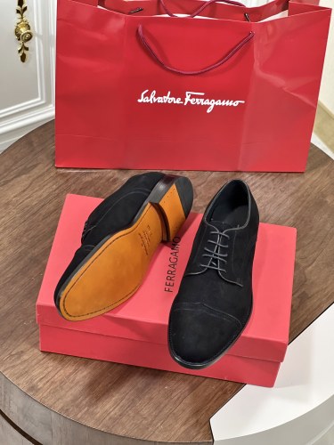 Men F*erragamo Top Quality Sneakers