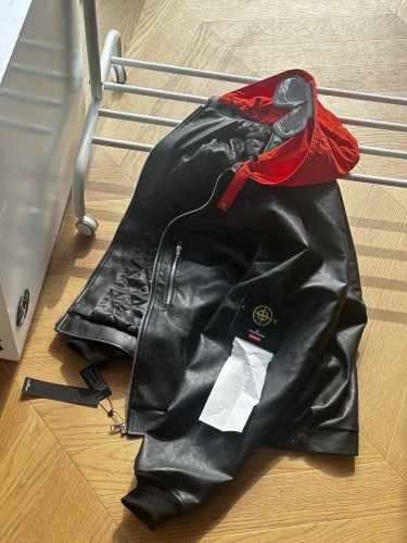S*upreme Top Quality Clothes
