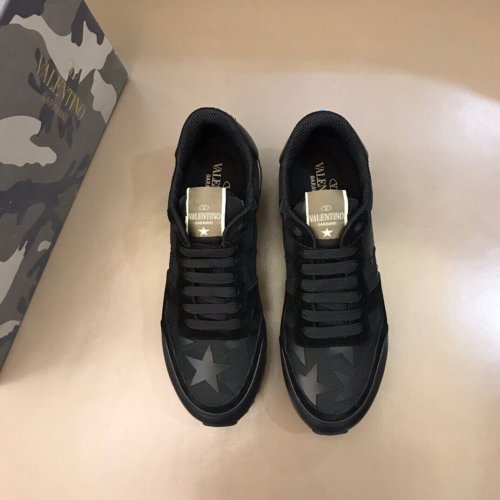 Valentino Men Shoes Fashion Design Luxury Brand ROCKRUNNER CAMOUFLAGE LAMINATED STUDDED SNEAKER with Original Box