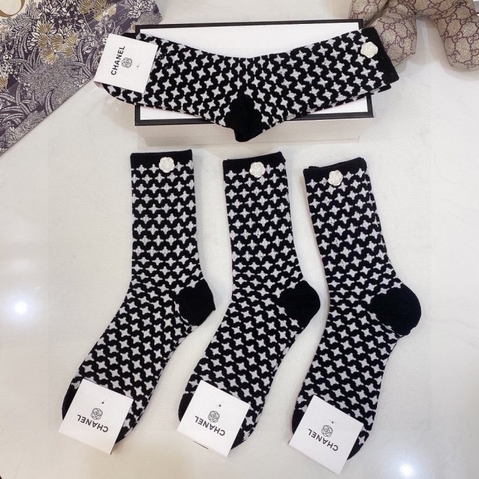 Chanel Socks 4 Pairs with Original Box Luxury Brand Breathable Chanel Sock