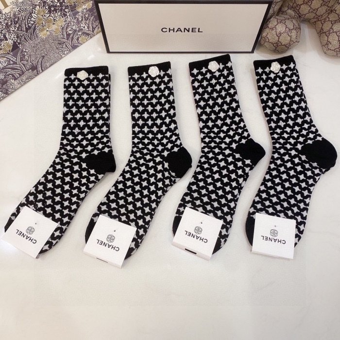 Chanel Socks 4 Pairs with Original Box Luxury Brand Breathable Chanel Sock