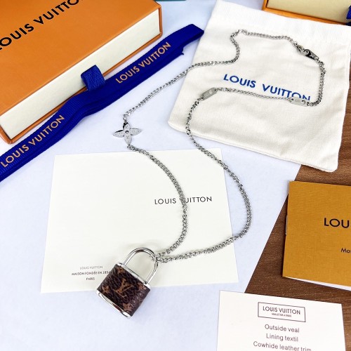 Louis Vuitton Luxury Men Womens Necklace XP574