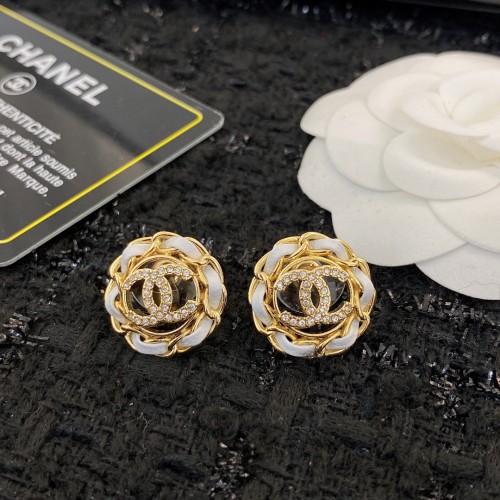 Chanel Luxury Womens Earrings E1786