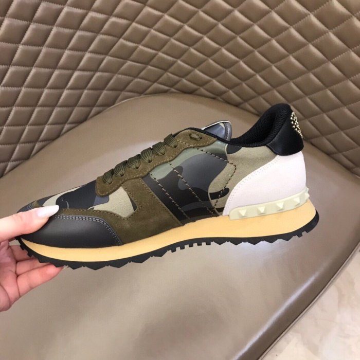 Valentino Men Shoes Fashion Design Luxury Brand ROCKRUNNER CAMOUFLAGE LAMINATED STUDDED SNEAKER with Original Box