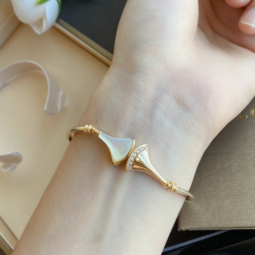 Bvlgari Luxury Womens Bracelet 5240310