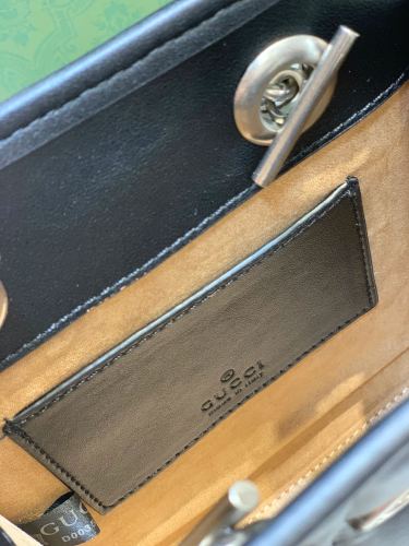 Gucci Womens Bags Shoulder Messenger Bag Luxury Brand Gucci GG Marmont matelassé mini bag in black leather with Original Box 696123 DTDHT 1000