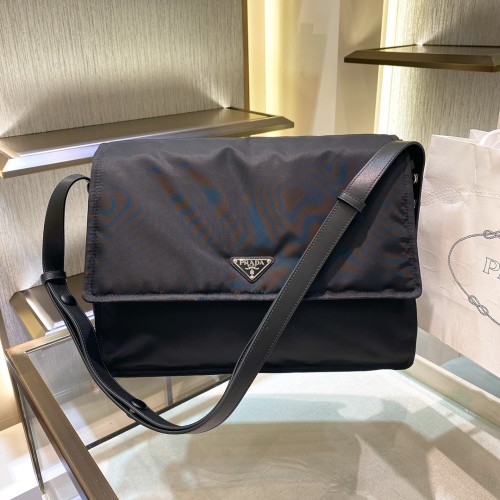 Prada Mens Bags Shoulder Messenger Bags Luxury Brand Re-Nylon large padded shoulder bag 1BD256_RDLN_F0002_V_OOO with Original Box