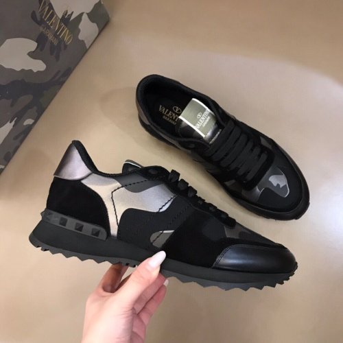 Valentino Men Shoes Fashion Design Luxury Brand ROCKRUNNER CAMOUFLAGE LAMINATED STUDDED SNEAKER with Original Box