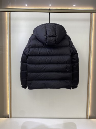 Moncler Design Mens Womens Winter Windprood Down Jackets Keep Warm 90% White Duck Down