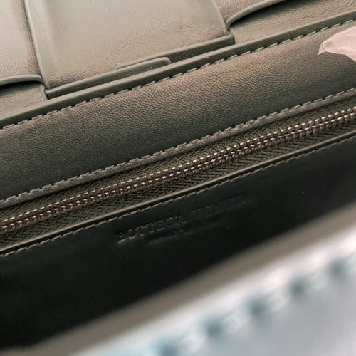 Bottega Veneta Women Bags PADDED CASSETTE BAG with Original Box