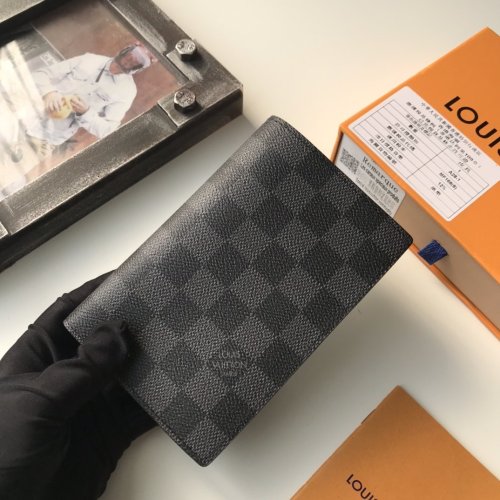 Louis Vuitton Mens Bag Wallet