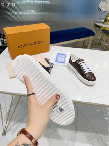 Louis Vuitton Mens Shoes Sneakers Lace-Up Luxury Brand Fashion TIME OUT SNEAKER Cacao Brown Patent Monogram canvas with Original Box 1A8FJX