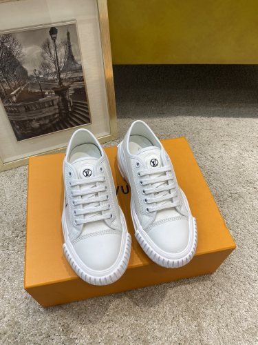 Louis Vuitton Womens Shoes Fashion Boots Luxury Brand LV SQUAD SNEAKER with Original Box 1A9424