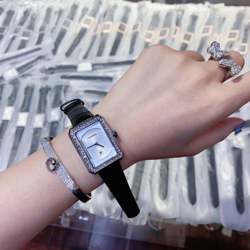 Chanel Womens Watch094