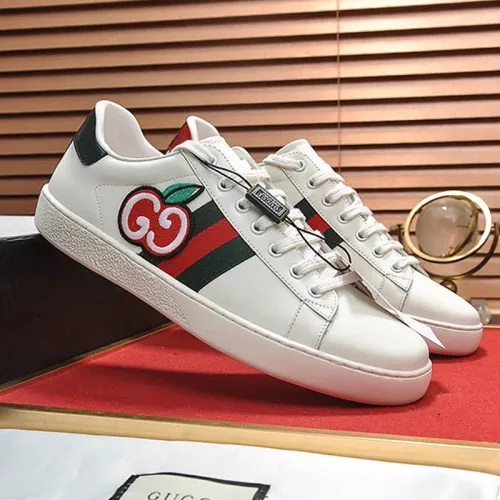 Gucci Mens Shoes Luxury Brand Men's Ace sneaker with GG apple 611376 DOPE0 9064