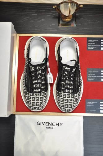 Givenchy Men Shoes Fashion Type Luxury Brand GIVENCHY SNEAKERS IN LEATHER WITH LATEX BAND with Original Box