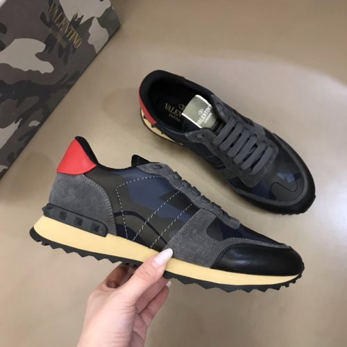 Valentino Men Shoes Fashion Design Luxury Brand ROCKRUNNER CAMOUFLAGE LAMINATED STUDDED SNEAKER with Original Box