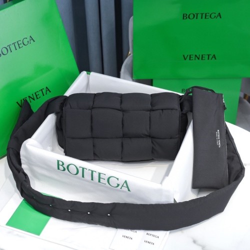 Bottega Veneta Women Bags PADDED CASSETTE BAG with Original Box Cassette Bags