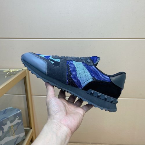 Valentino Men Shoes Fashion Design Luxury Brand ROCKRUNNER CAMOUFLAGE LAMINATED STUDDED SNEAKER with Original Box