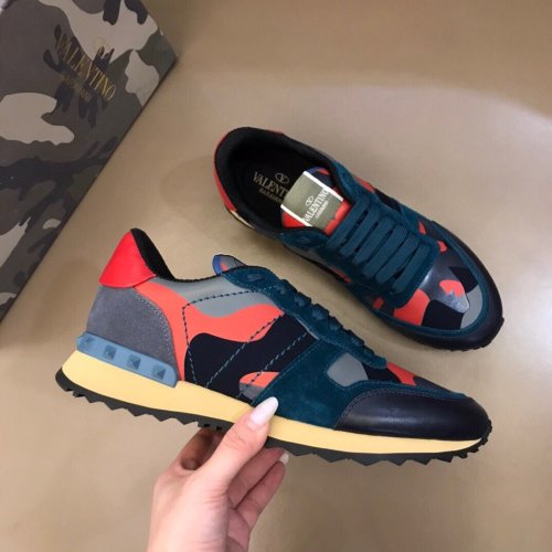 Valentino Men Shoes Fashion Design Luxury Brand ROCKRUNNER CAMOUFLAGE LAMINATED STUDDED SNEAKER with Original Box