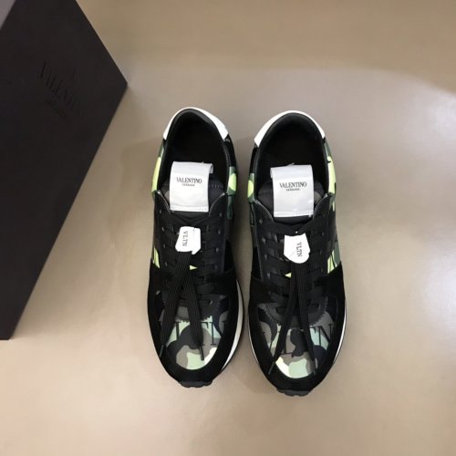Valentino Men Shoes Fashion Design Luxury Brand ROCKRUNNER CAMOUFLAGE LAMINATED STUDDED SNEAKER with Original Box