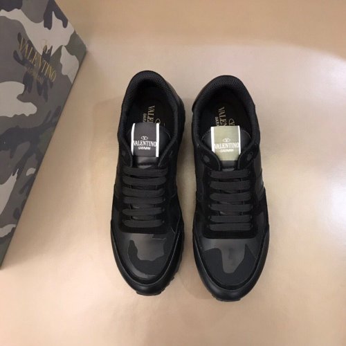 Valentino Men Shoes Fashion Design Luxury Brand ROCKRUNNER CAMOUFLAGE LAMINATED STUDDED SNEAKER with Original Box