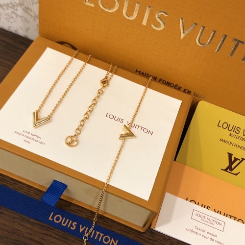 Louis Vuitton Luxury Womens Necklace Bracelet