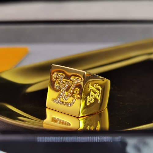 Louis Vuitton Luxury Womens Ring SQUARED LV RING