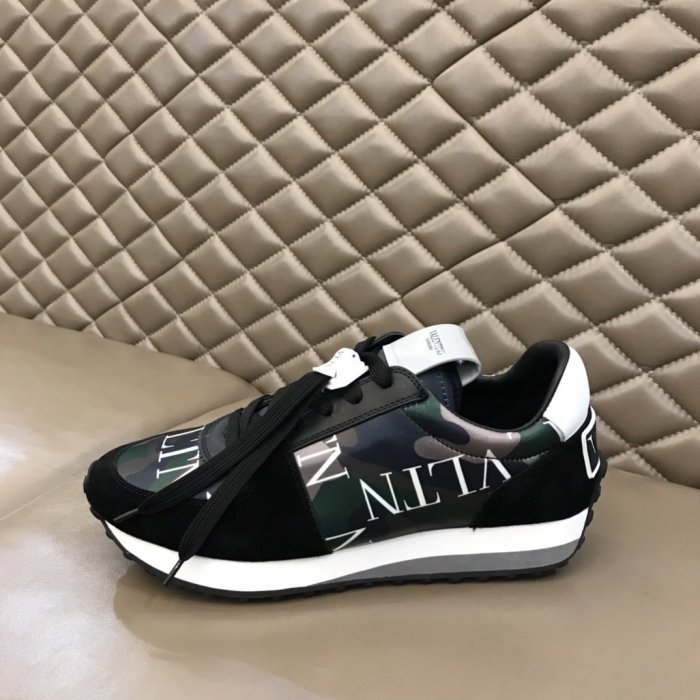 Valentino Men Shoes Fashion Design Luxury Brand ROCKRUNNER CAMOUFLAGE LAMINATED STUDDED SNEAKER with Original Box