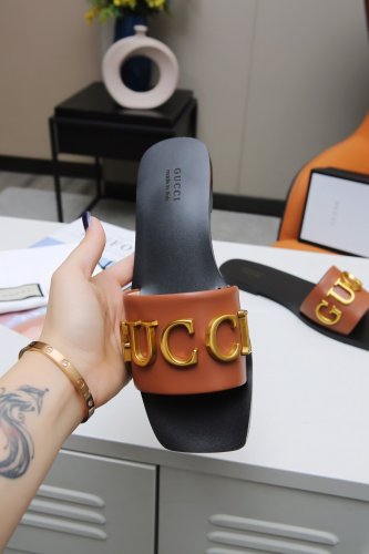 Gucci Womens Shoes Sandals Casual Design Luxury Brand Classic Leather thong sandal with Double G ‎497444 A3N00 1000 with Original Box