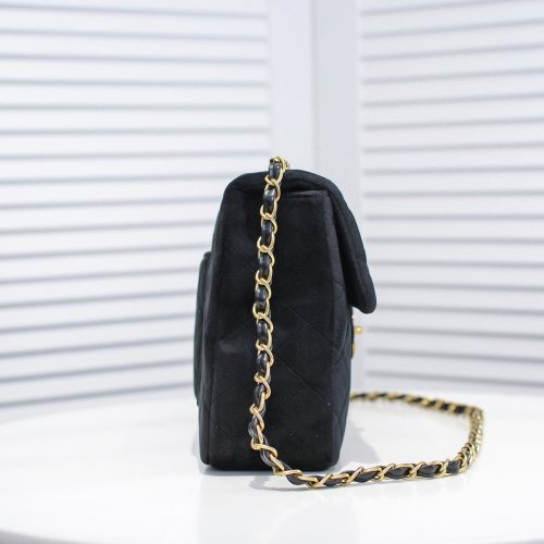 Chanel Womens Bags Crossbody Classic Bag