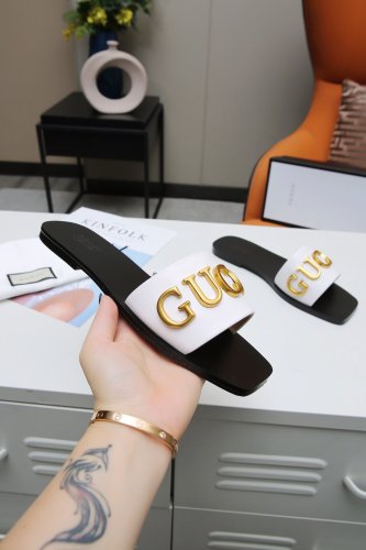 Gucci Womens Shoes Sandals Casual Design Luxury Brand Classic Leather thong sandal with Double G ‎497444 A3N00 1000 with Original Box