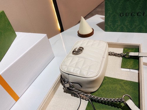 Gucci Womens Bags GG Marmont matelassé mini bag Gucci shoulder bag Luxury Brand with Original Box 634936 UM8BN 9022