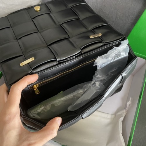 Bottega Veneta Women Bags PADDED CASSETTE BAG with Original Box
