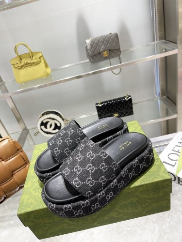 Gucci Womens Shoes Sandals Slides Slippers Luxury Brand Thick Sole Design Women's GG canvas slide sandal with Original Box 624695 H6320 9763