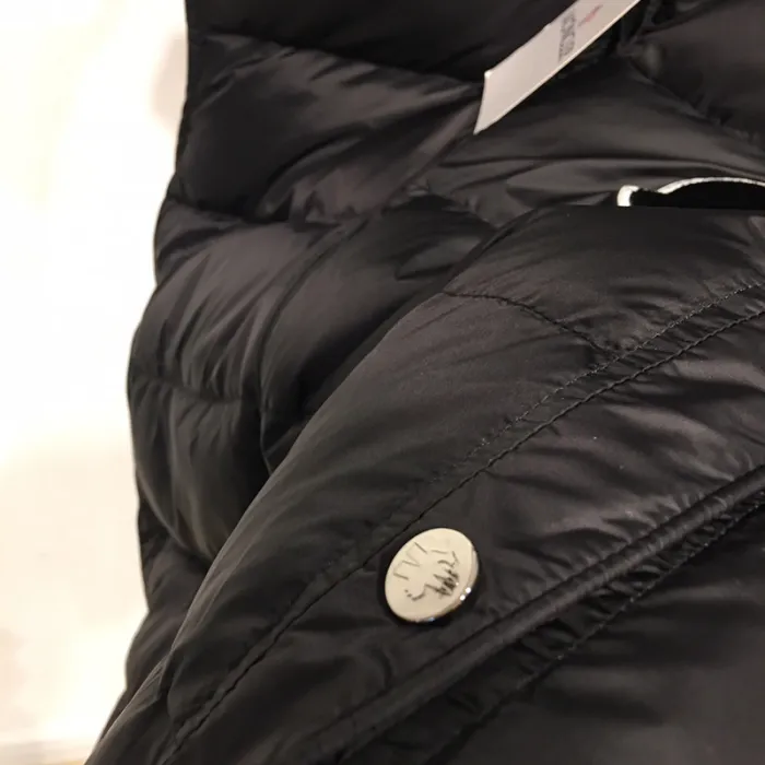 Moncler Design Mens Womens Winter Windprood Down Jackets Keep Warm 90% White Duck Down