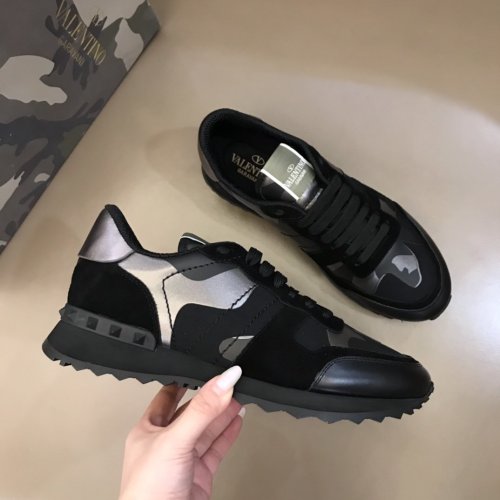 Valentino Men Shoes Fashion Design Luxury Brand ROCKRUNNER CAMOUFLAGE LAMINATED STUDDED SNEAKER with Original Box