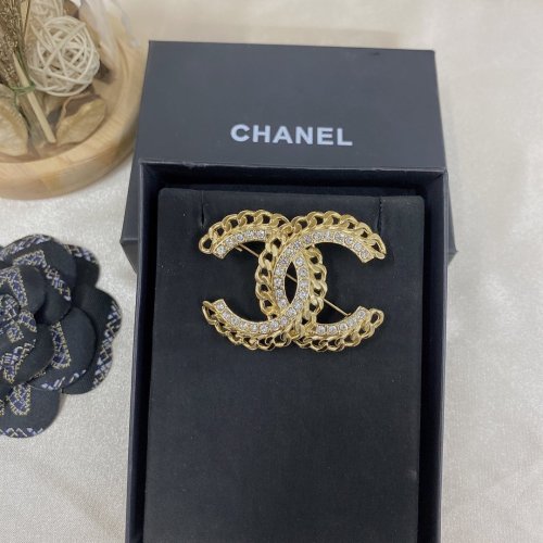 Chanel Luxury Womens Brooches A272