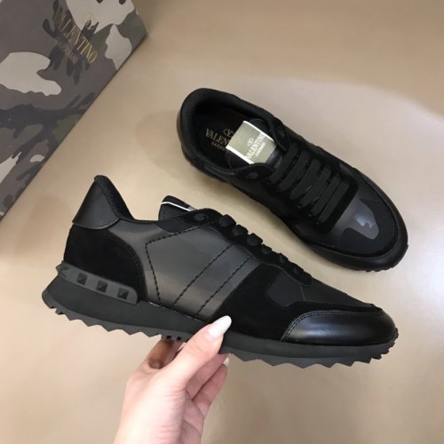 Valentino Men Shoes Fashion Design Luxury Brand ROCKRUNNER CAMOUFLAGE LAMINATED STUDDED SNEAKER with Original Box