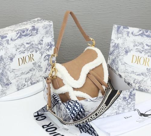 Dior Womens Bag Saddle Bag Luxury Brand Fashion Saddle Bag Camel-Colored Shearling M0446CMMK_M925