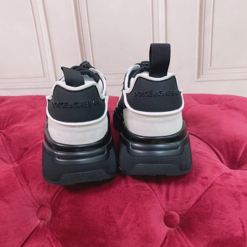 Dolce & Gabbana Mens Shoes Sneakers Rubber Sole Luxury Brand Mixed-materials Daymaster sneakers CS1941AQ35689697 Men Casual Shoes with Original Box