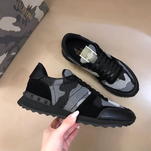 Valentino Men Shoes Fashion Design Luxury Brand ROCKRUNNER CAMOUFLAGE LAMINATED STUDDED SNEAKER with Original Box