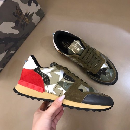 Valentino Men Shoes Fashion Design Luxury Brand ROCKRUNNER CAMOUFLAGE LAMINATED STUDDED SNEAKER with Original Box